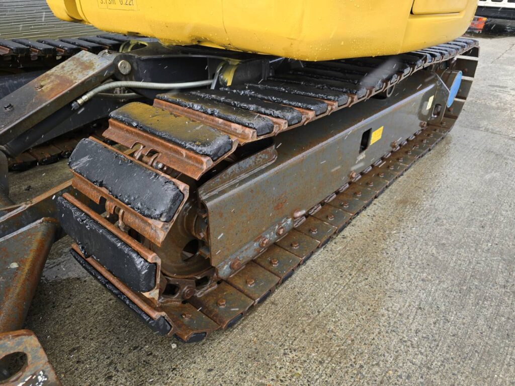 平成30年　コマツ　PC30UU-6N0　0.09立米　クレーン仕様・オフセットブーム・エアコン付・使用時間2127時間