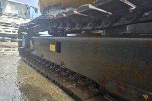 サムネイル: 平成30年　コマツ　PC30UU-6N0　0.09立米　クレーン仕様・オフセットブーム・エアコン付・使用時間2127時間