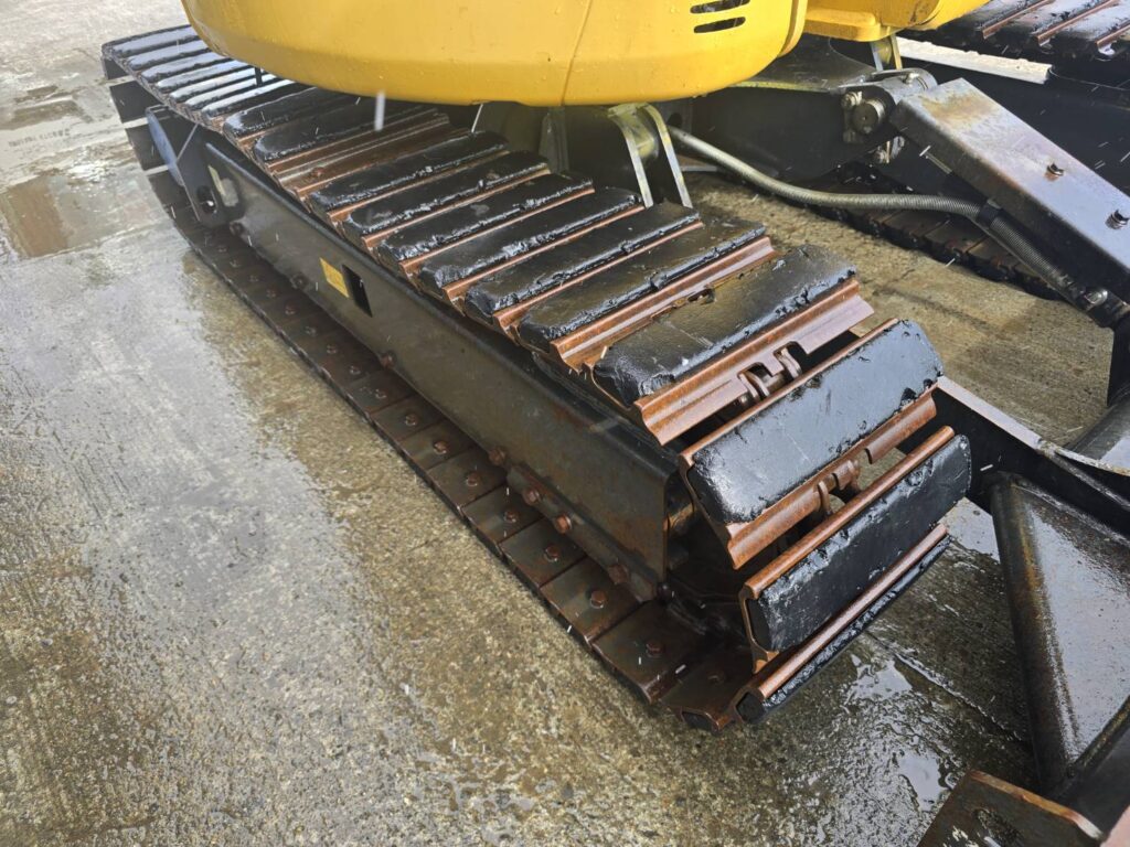 平成30年　コマツ　PC30UU-6N0　0.09立米　クレーン仕様・オフセットブーム・エアコン付・使用時間2127時間