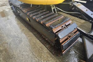 サムネイル: 平成30年　コマツ　PC30UU-6N0　0.09立米　クレーン仕様・オフセットブーム・エアコン付・使用時間2127時間