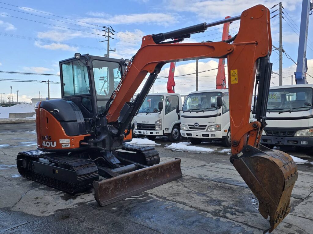 令和1年　日立　ZX40U-5B　0.14立米　クレーン仕様・エアコン付・後方小旋回・使用時間2762時間