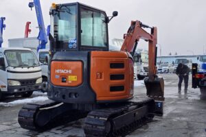 サムネイル: 令和1年　日立　ZX40U-5B　0.14立米　クレーン仕様・エアコン付・後方小旋回・使用時間2762時間