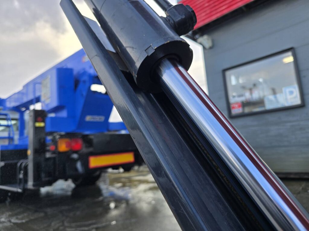 令和1年　日立　ZX40U-5B　0.14立米　クレーン仕様・エアコン付・後方小旋回・使用時間2762時間