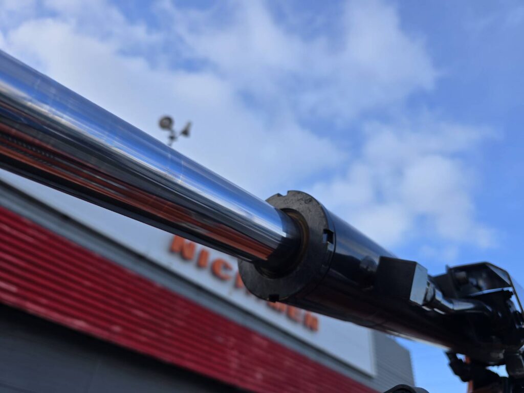 令和1年　日立　ZX40U-5B　0.14立米　クレーン仕様・エアコン付・後方小旋回・使用時間2762時間