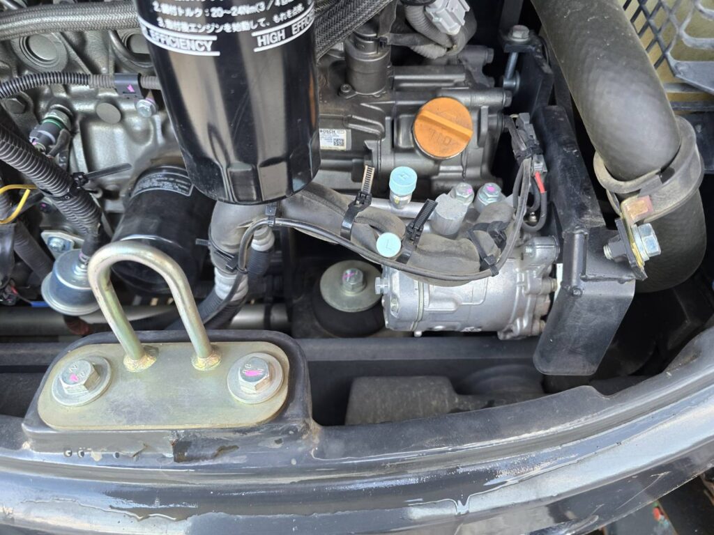 令和1年　日立　ZX40U-5B　0.14立米　クレーン仕様・エアコン付・後方小旋回・使用時間2762時間