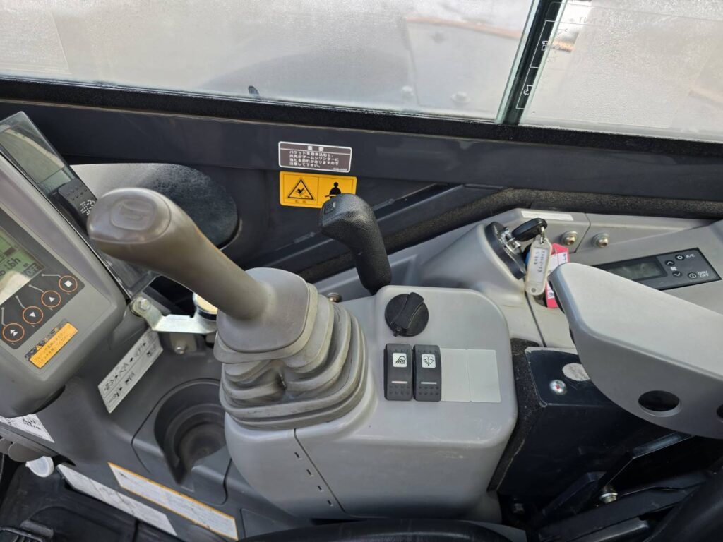 令和1年　日立　ZX40U-5B　0.14立米　クレーン仕様・エアコン付・後方小旋回・使用時間2762時間