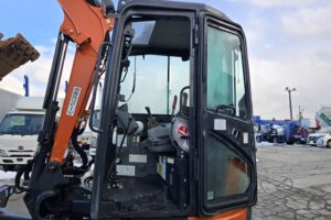 サムネイル: 令和1年　日立　ZX40U-5B　0.14立米　クレーン仕様・エアコン付・後方小旋回・使用時間2762時間