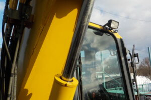 サムネイル: 平成26年　コマツ　バックホー　PC78US-8　★0.28立米★配管付き★クレーン仕様★