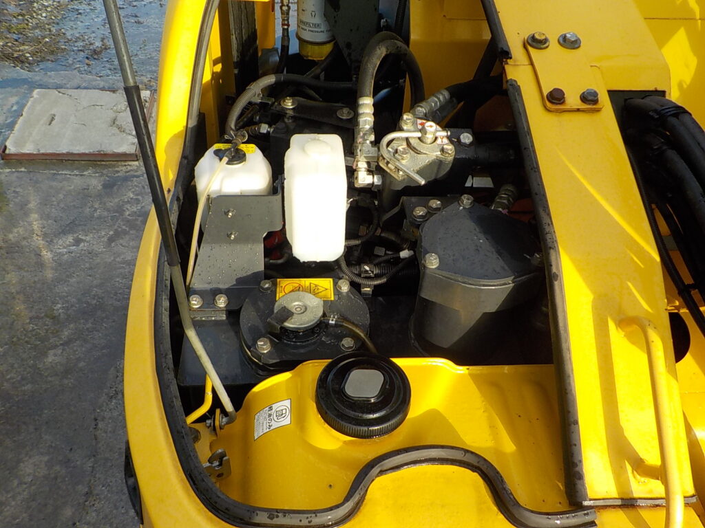 平成26年　コマツ　バックホー　PC78US-8　★0.28立米★配管付き★クレーン仕様★