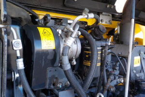 サムネイル: 平成26年　コマツ　バックホー　PC78US-8　★0.28立米★配管付き★クレーン仕様★