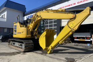 サムネイル: 令和1年式　コマツPC138US　クレーン仕様　後方超小旋回　エアコン　使用時間3415時間