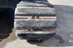 サムネイル: 令和1年式　コマツPC138US　クレーン仕様　後方超小旋回　エアコン　使用時間3415時間