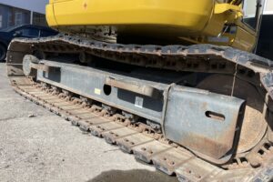 サムネイル: 令和1年式　コマツPC138US　クレーン仕様　後方超小旋回　エアコン　使用時間3415時間