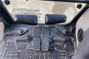 サムネイル: 令和1年式　コマツPC138US　クレーン仕様　後方超小旋回　エアコン　使用時間3415時間