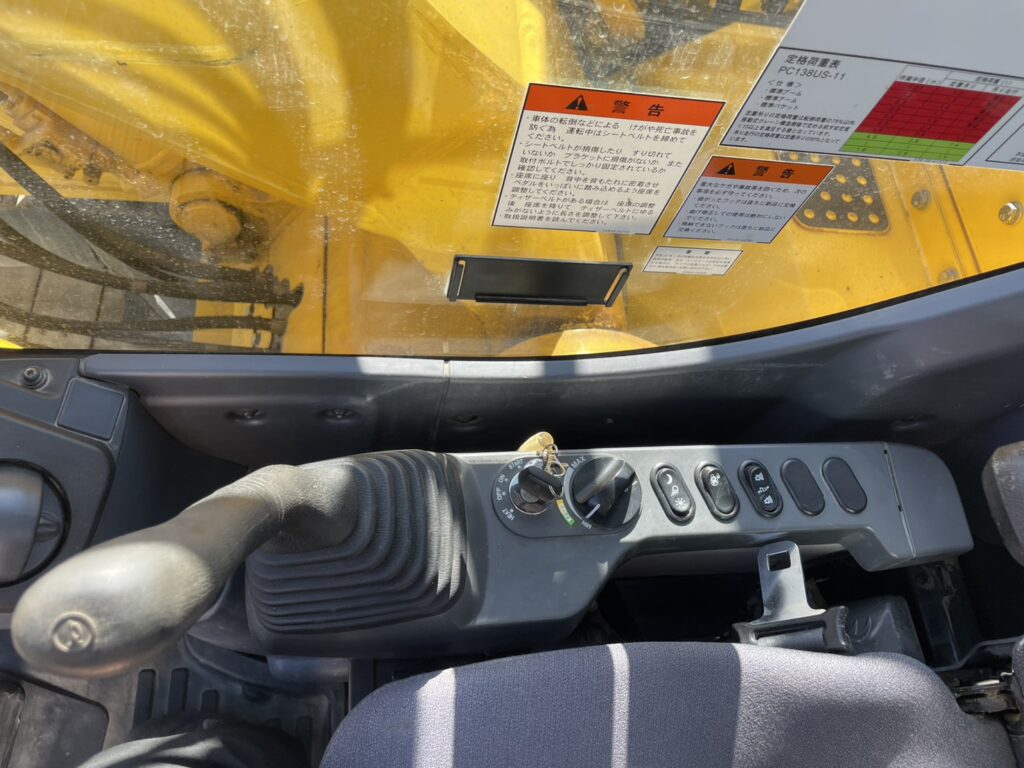 令和1年式　コマツPC138US　クレーン仕様　後方超小旋回　エアコン　使用時間3415時間