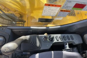 サムネイル: 令和1年式　コマツPC138US　クレーン仕様　後方超小旋回　エアコン　使用時間3415時間