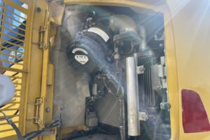 サムネイル: 令和1年式　コマツPC138US　クレーン仕様　後方超小旋回　エアコン　使用時間3415時間