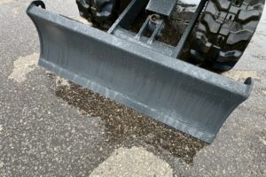 サムネイル: 【北見店】IHI　ミニバックホー　8VX