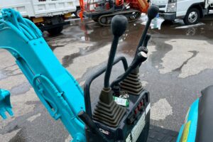 サムネイル: 【北見店】IHI　ミニバックホー　8VX