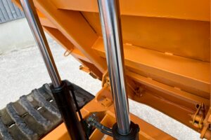 サムネイル: 【★北見店★】三菱　キャリアダンプ　LD400-4L