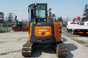 サムネイル: 【江別店】令和１年式　日立　バックホー　ZX40U-5B　★0.14立米★配管付★クレーン仕様★エアコン付★