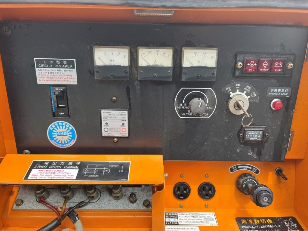 デンヨー　発電機　DCA-13SPK