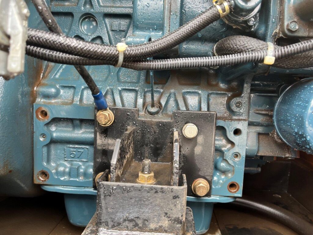 デンヨー　発電機　DCA-13SPK