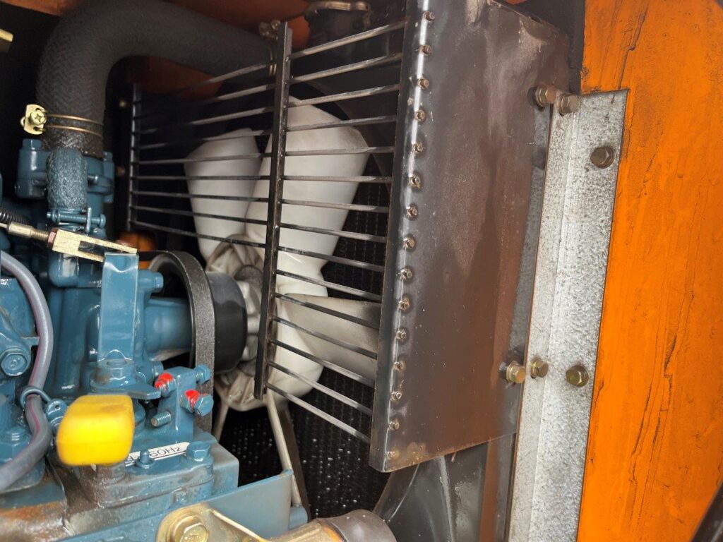 デンヨー　発電機　DCA-13SPK