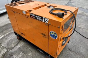 サムネイル: デンヨー　発電機　DCA-13SPK