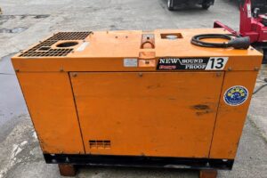 サムネイル: デンヨー　発電機　DCA-13SPK