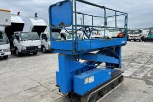 サムネイル: 平成19年　エスマック　6ｍ高所作業機　KC60　スライド仕様・使用時間302時間