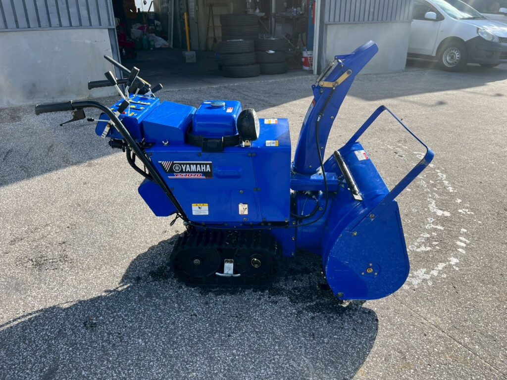 ヤマハ除雪機　YS1070　10馬力