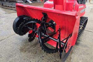 サムネイル: ホンダ　ハイブリッド除雪機　スノーラｉ　ＨＳ１５９０ｉ ★15馬力・ガソリン★