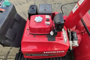 サムネイル: ホンダ　ハイブリッド除雪機　スノーラｉ　ＨＳ１５９０ｉ ★15馬力・ガソリン★