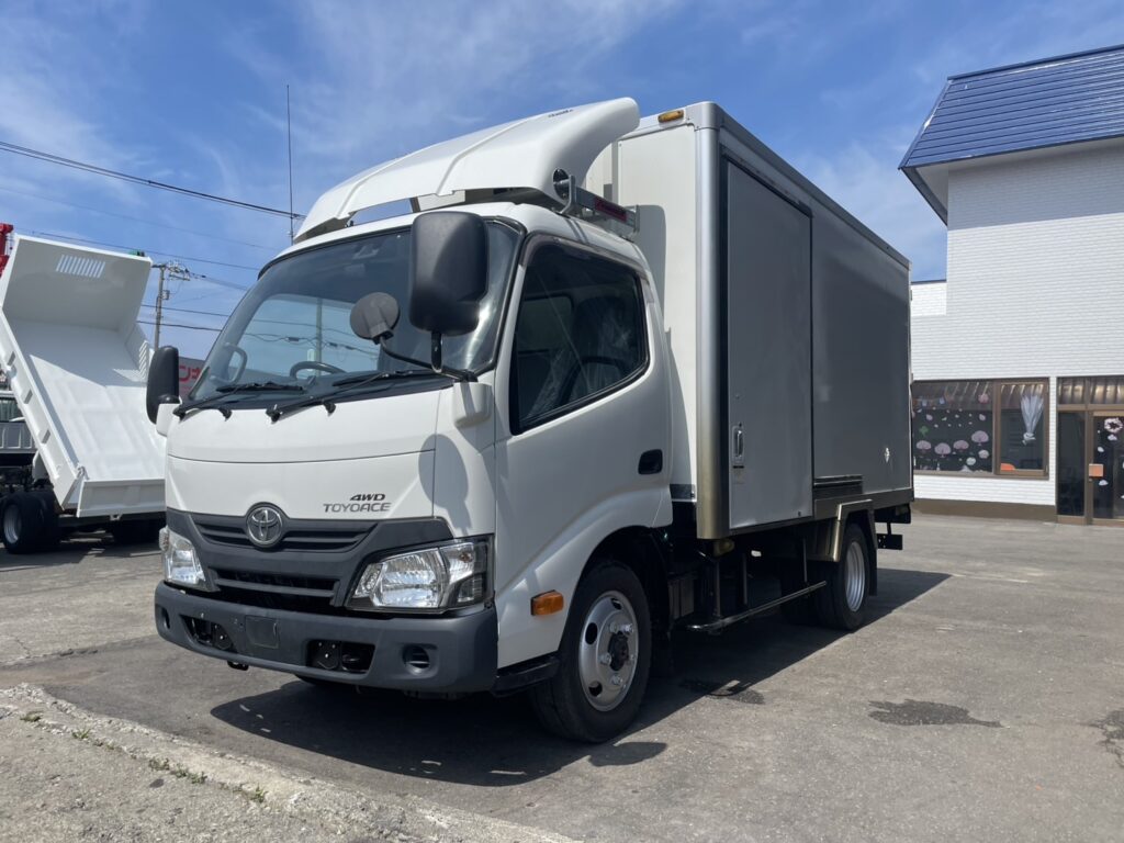 平成29年　トヨエース２トン冷蔵冷凍車４WD　全塗装済み　車検1年付