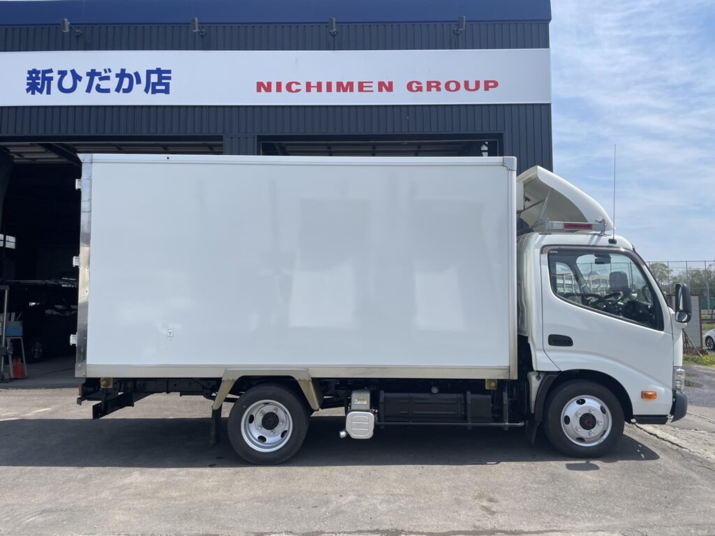 平成29年　トヨエース２トン冷蔵冷凍車４WD　全塗装済み　車検1年付