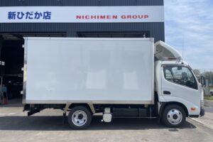 サムネイル: 平成29年　トヨエース２トン冷蔵冷凍車４WD　全塗装済み　車検1年付