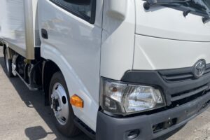 サムネイル: 平成29年　トヨエース２トン冷蔵冷凍車４WD　全塗装済み　車検1年付
