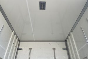 サムネイル: 平成29年　トヨエース２トン冷蔵冷凍車４WD　全塗装済み　車検1年付