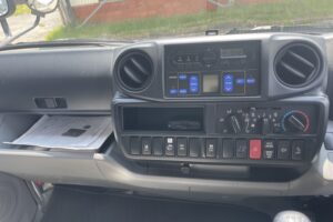 サムネイル: 平成29年　トヨエース２トン冷蔵冷凍車４WD　全塗装済み　車検1年付