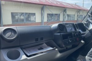 サムネイル: 平成29年　トヨエース２トン冷蔵冷凍車４WD　全塗装済み　車検1年付