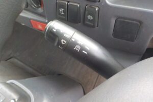 サムネイル: 平成20年　エルフ ４tパネル　★ワイドロング★サイドドア★バックモニター付★車検1年付★
