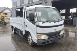 サムネイル: 平成17年　ダイナ2トン平　★荷台塗装済　★パワーゲート付　★軽々ゲート付　★最大積載2000㎏　