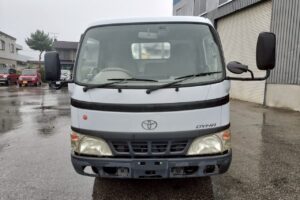 サムネイル: 平成17年　ダイナ2トン平　★荷台塗装済　★パワーゲート付　★軽々ゲート付　★最大積載2000㎏　