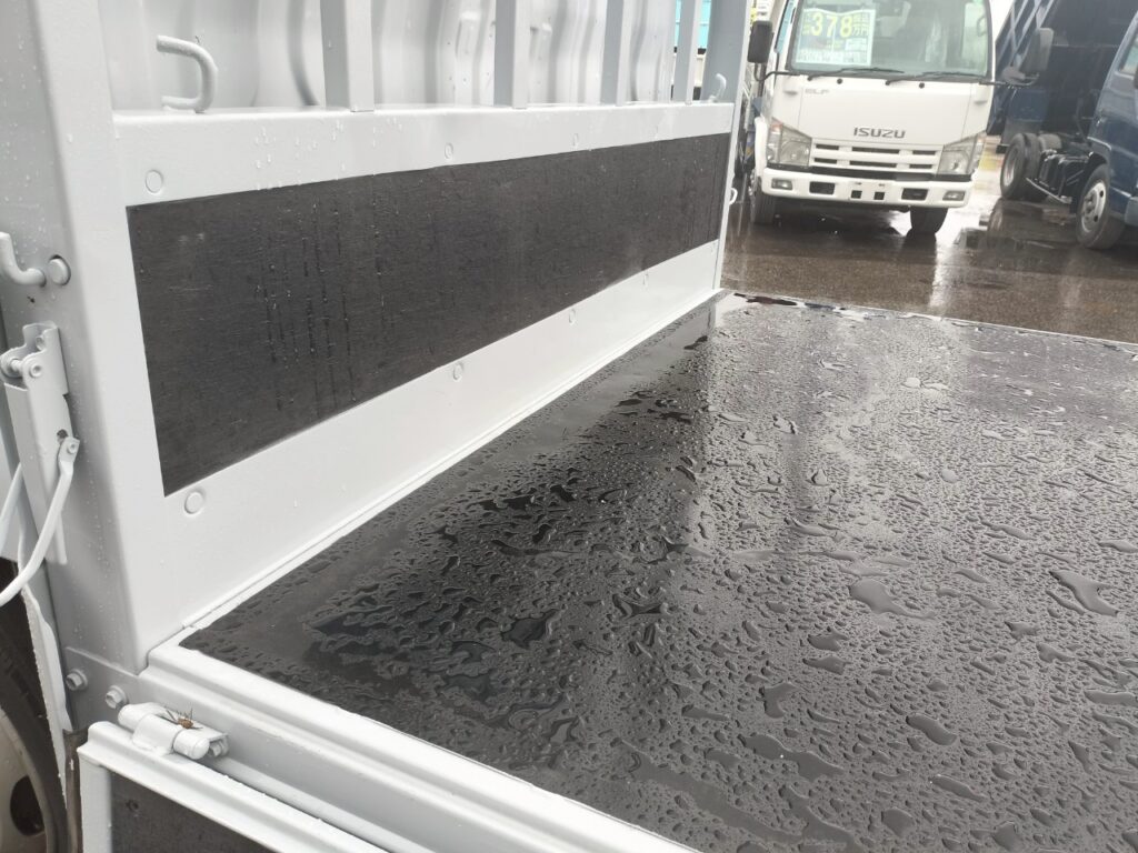 平成17年　ダイナ2トン平　★荷台塗装済　★パワーゲート付　★軽々ゲート付　★最大積載2000㎏　