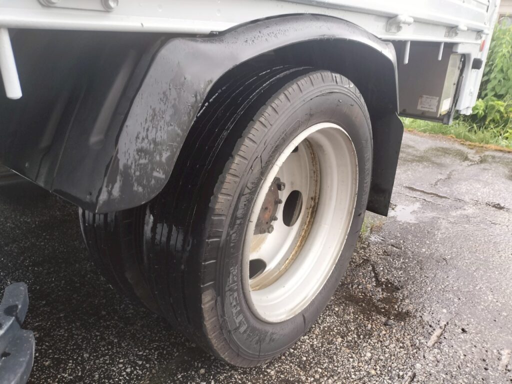平成17年　ダイナ2トン平　★荷台塗装済　★パワーゲート付　★軽々ゲート付　★最大積載2000㎏　