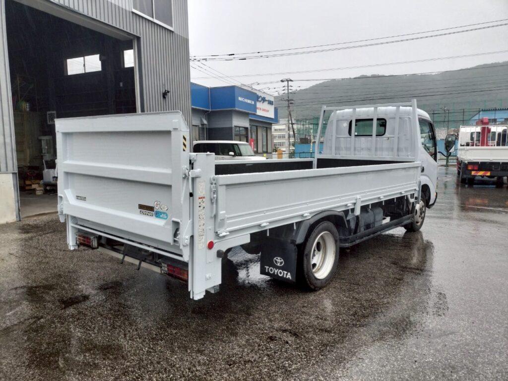 平成17年　ダイナ2トン平　★荷台塗装済　★パワーゲート付　★軽々ゲート付　★最大積載2000㎏　