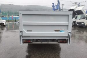 サムネイル: 平成17年　ダイナ2トン平　★荷台塗装済　★パワーゲート付　★軽々ゲート付　★最大積載2000㎏　
