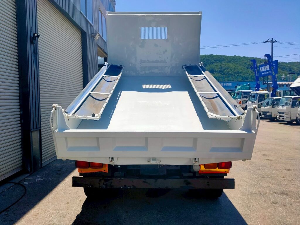 平成20年　ファイター４トンダンプ　コボレーン　三方開き　車検1年付