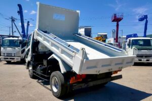 サムネイル: 平成20年　ファイター４トンダンプ　コボレーン　三方開き　車検1年付